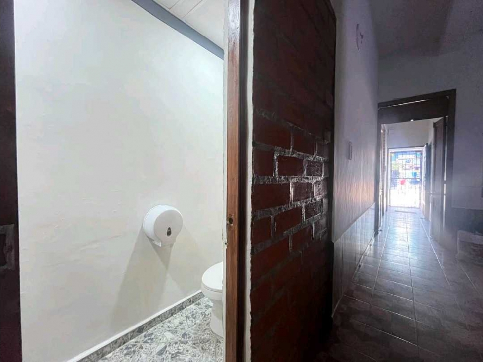 Local comercial en arriedo buenos aires parte baja al lado del tranvia — foto 2