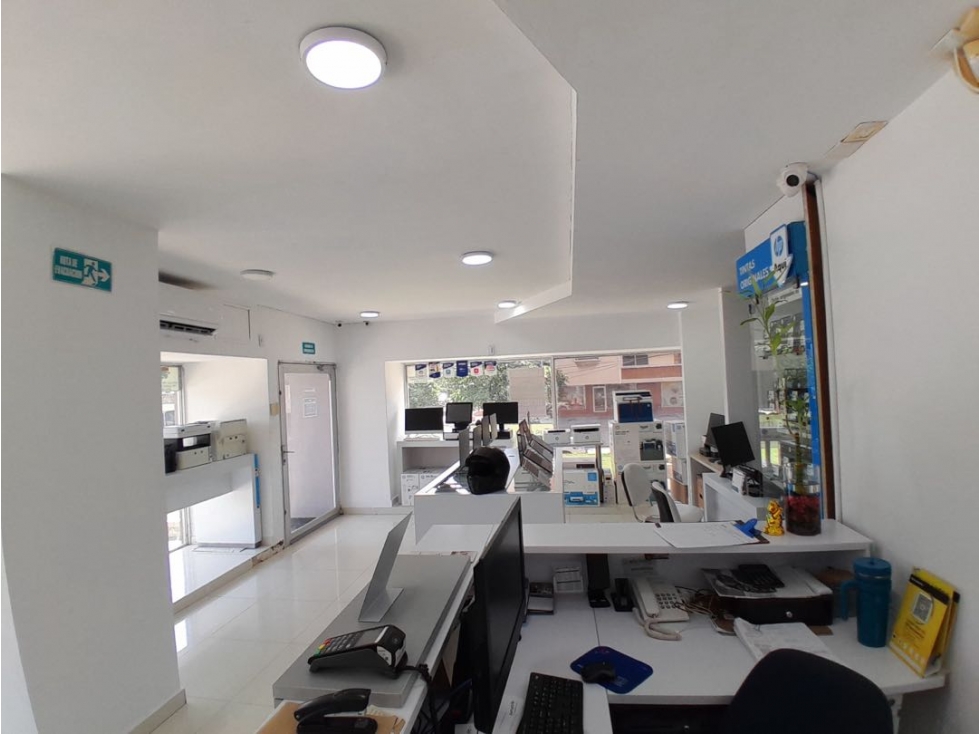 LOCAL COMERCIAL EN ARRIENDO — foto 4