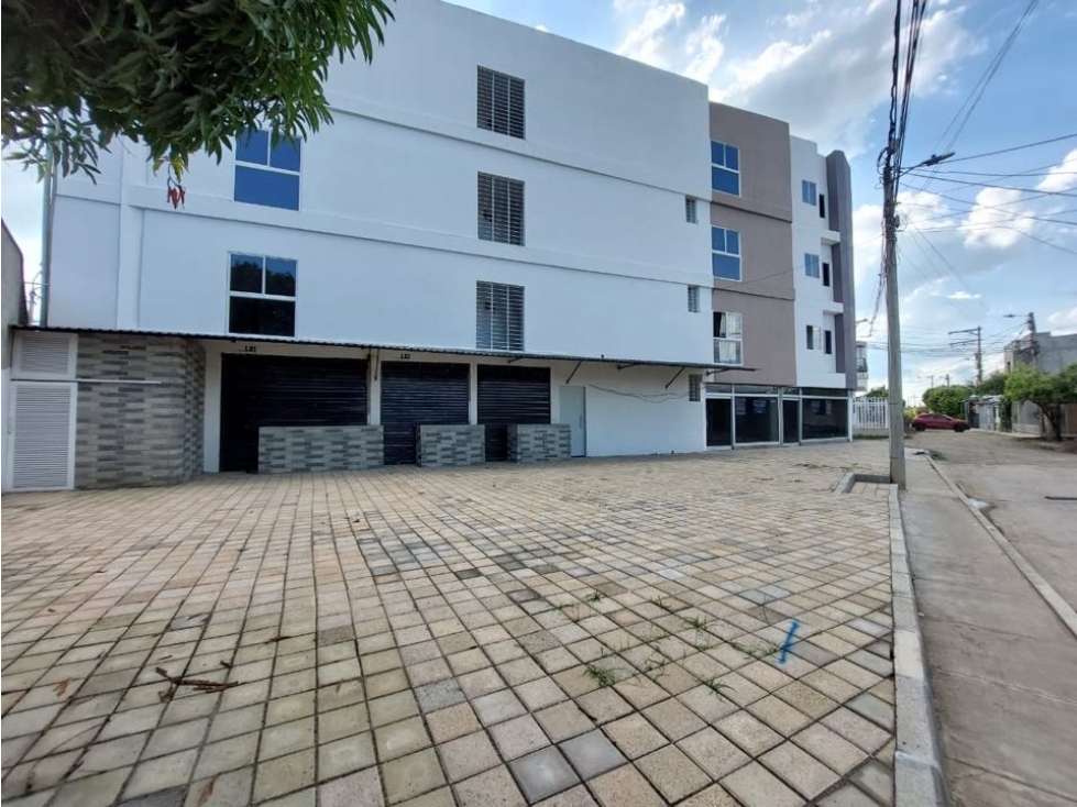 LOCAL COMERCIAL EN ARRIENDO B/ SANTA ELENA 3 - 6