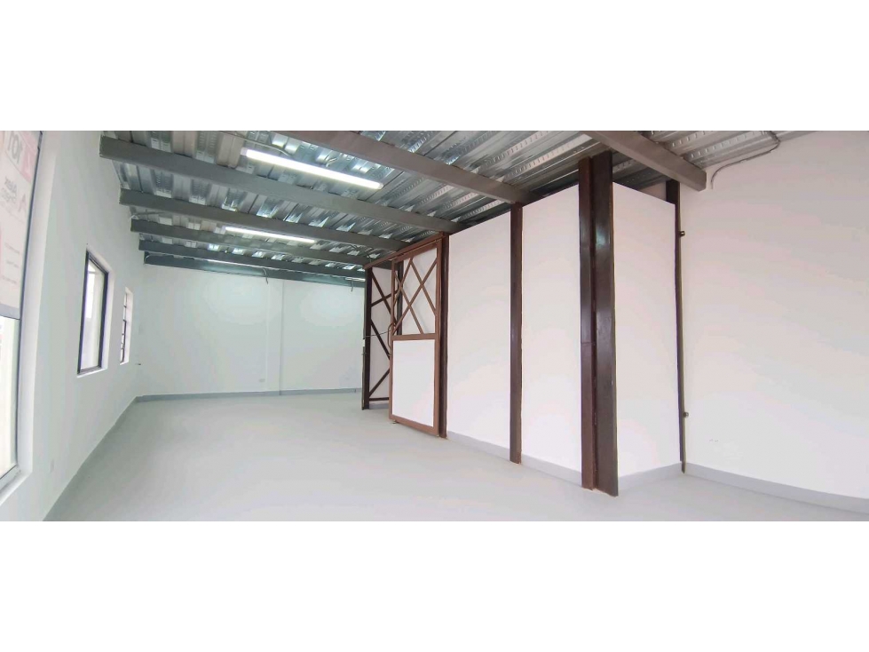 LOCAL COMERCIAL EN ARRIENDO EN COTA 57 M² $2'100.000 - 2