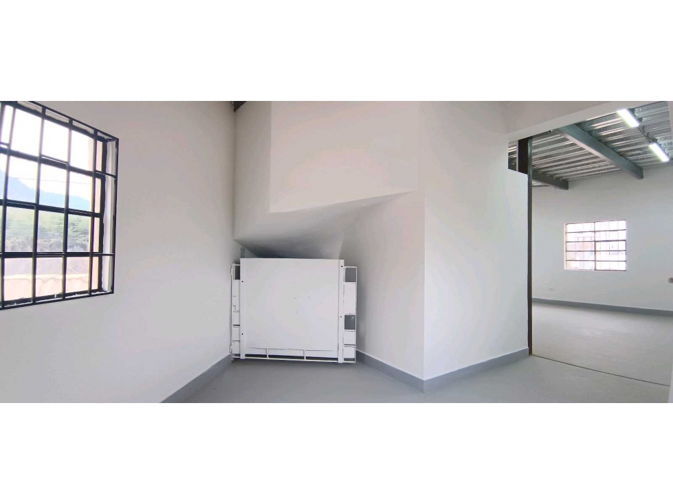 LOCAL COMERCIAL EN ARRIENDO EN COTA 57 M² $2'100.000 - 6