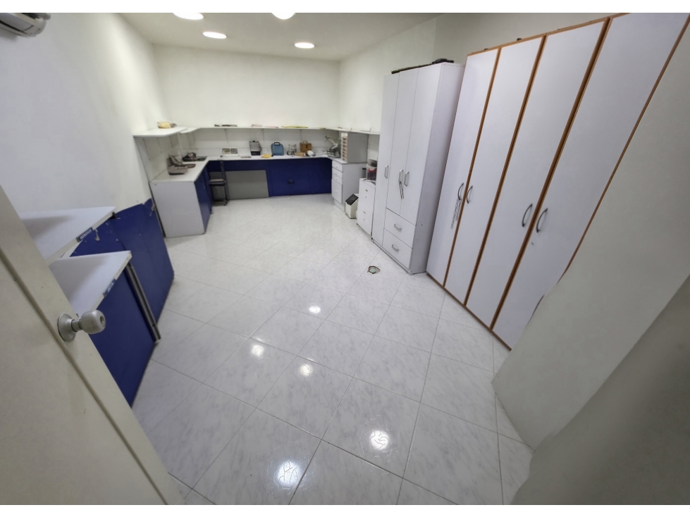 EN VENTA LOCAL COMERCIAL EN EL CENTRO DE MEDELLIN PISO 1 — foto 2