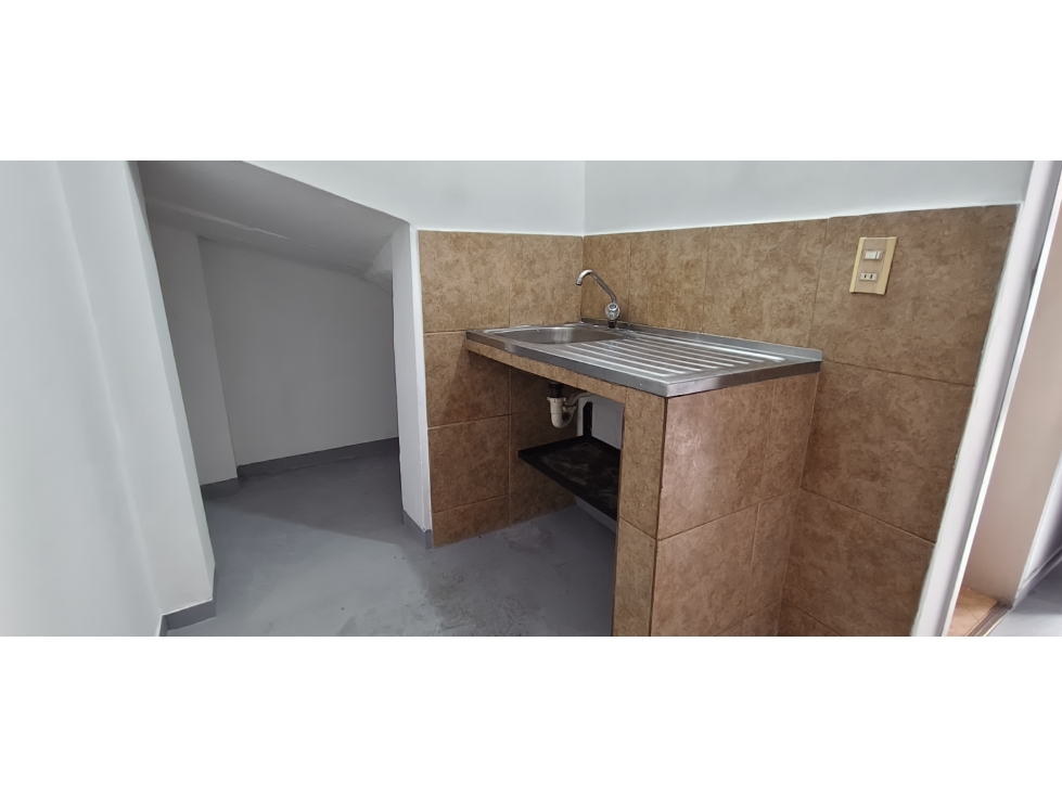 Local Comercial en arriendo en Barrio Colombia Medellín — foto 4
