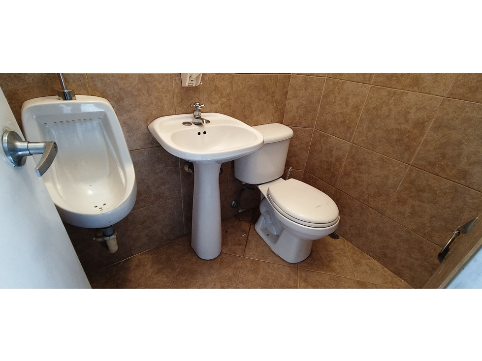 Local Comercial en arriendo en Barrio Colombia Medellín — foto 5