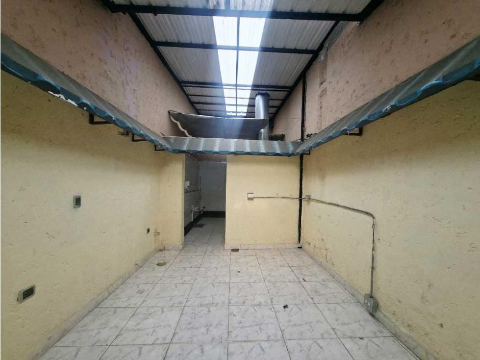 Local comercial en arriendo Poblado Manila — foto 2
