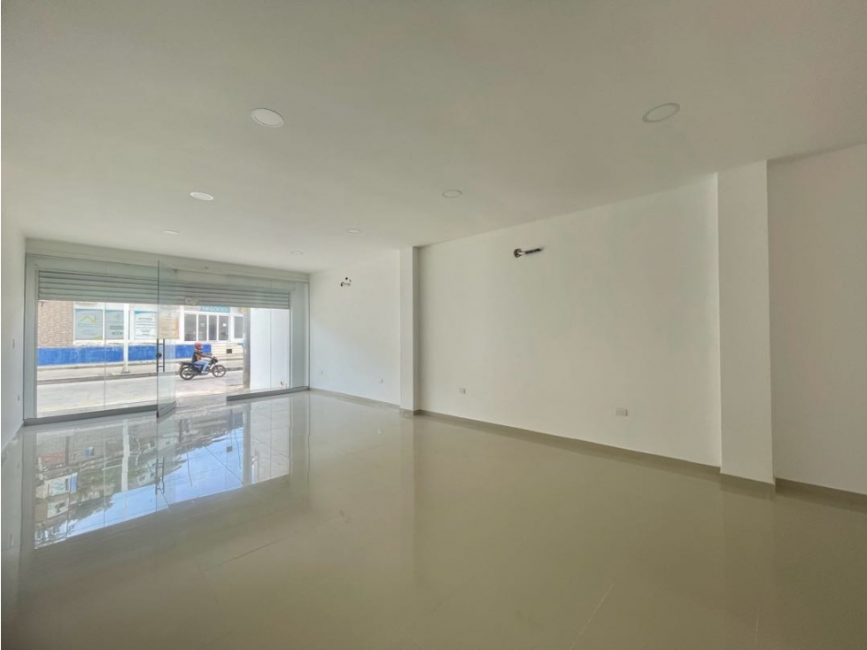 Local comercial en arriendo sobre la avenida del rio santa marta * - 4