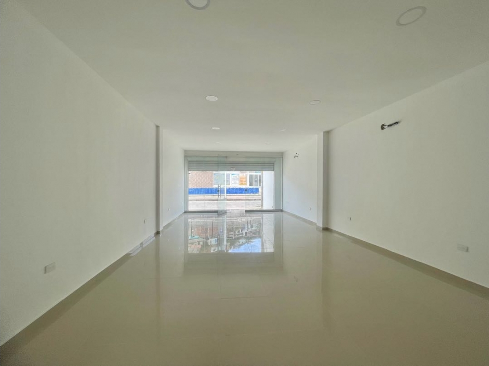 Local comercial en arriendo sobre la avenida del rio santa marta * - 5