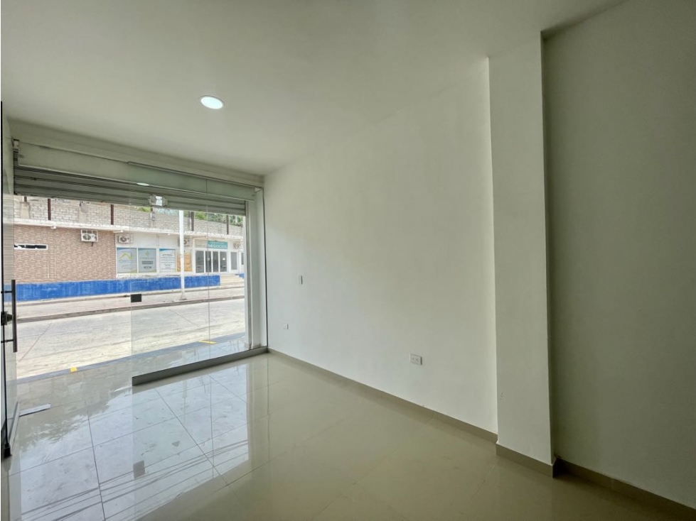 Local comercial en arriendo sobre la avenida del rio Santa Marta - 4