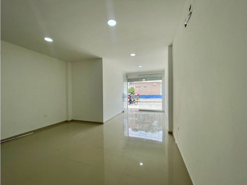 Local comercial en arriendo sobre la avenida del rio Santa Marta - 5