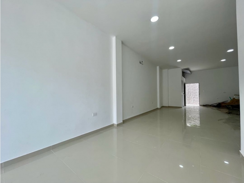 Local comercial en arriendo sobre la avenida del rio Santa Marta - 6