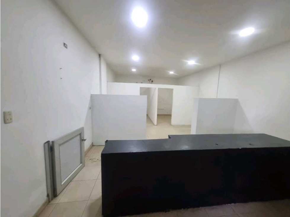 LOCAL COMERCIAL EN ARRIENDO, VILLAVICENCIO - 3