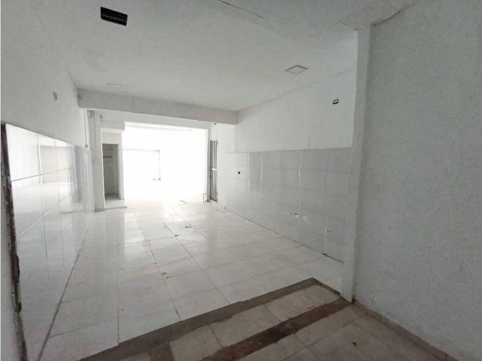 LOCAL COMERCIAL EN ARRIENDO Y VENTA - 2
