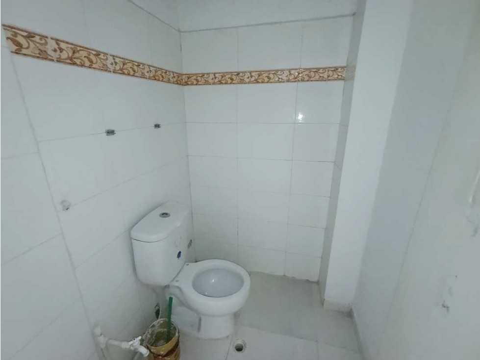 LOCAL COMERCIAL EN ARRIENDO Y VENTA - 4