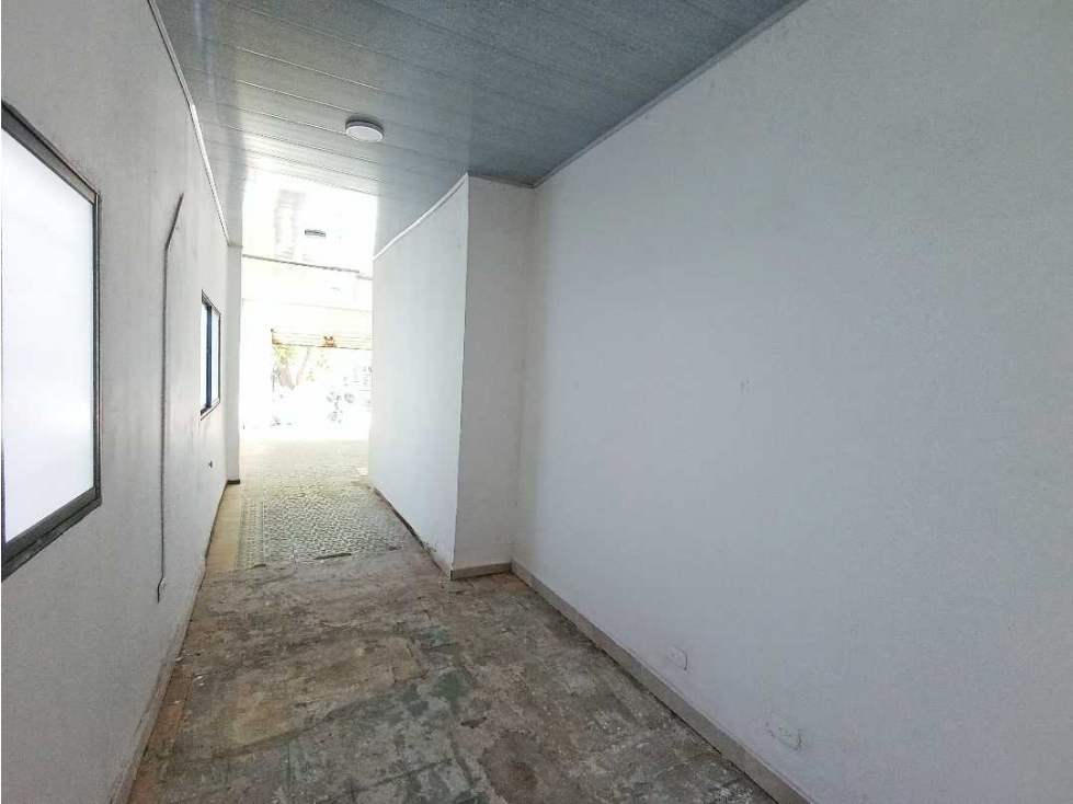 LOCAL COMERCIAL EN ARRIENDO Y VENTA - 6