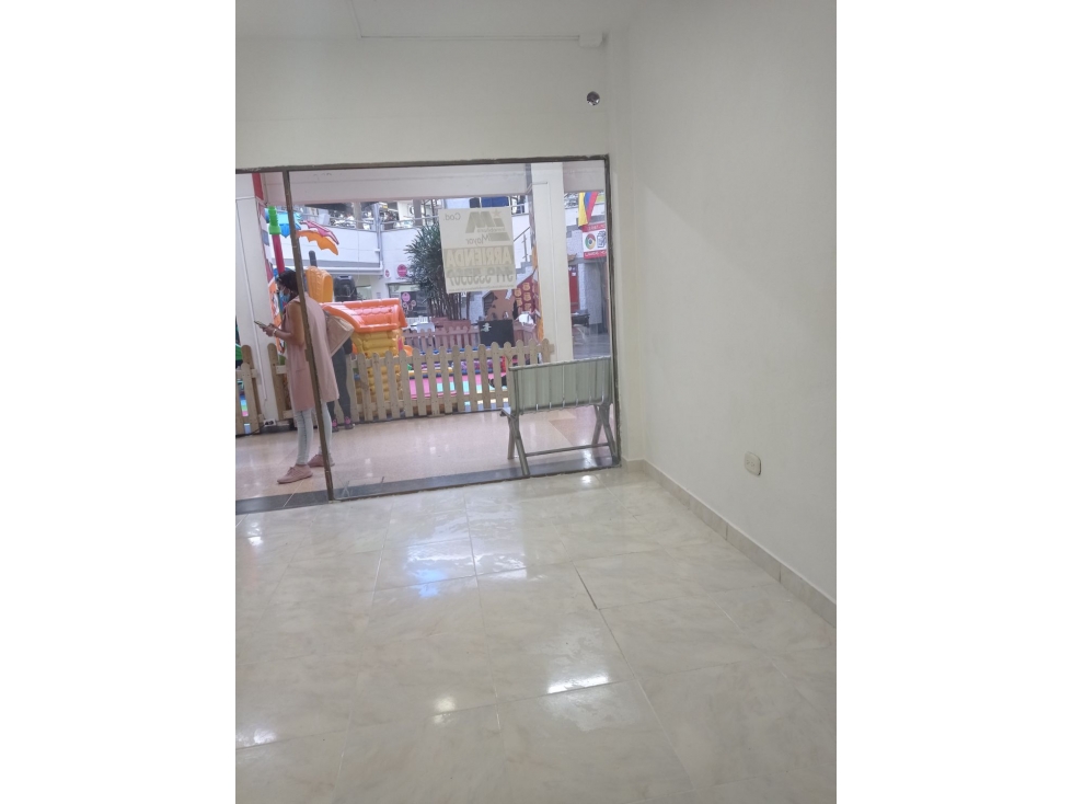 LOCAL COMERCIAL EN CENTRO COMERCIAL LA CONVENCION — foto 6
