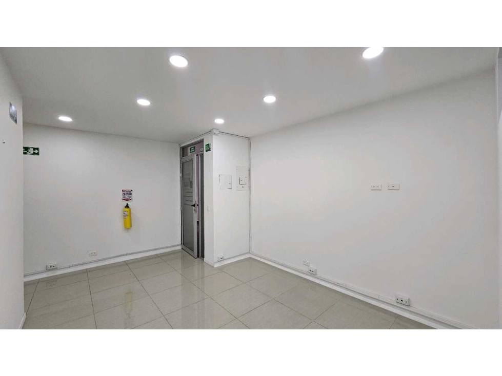 Local comercial en Mall Macedonia - 6