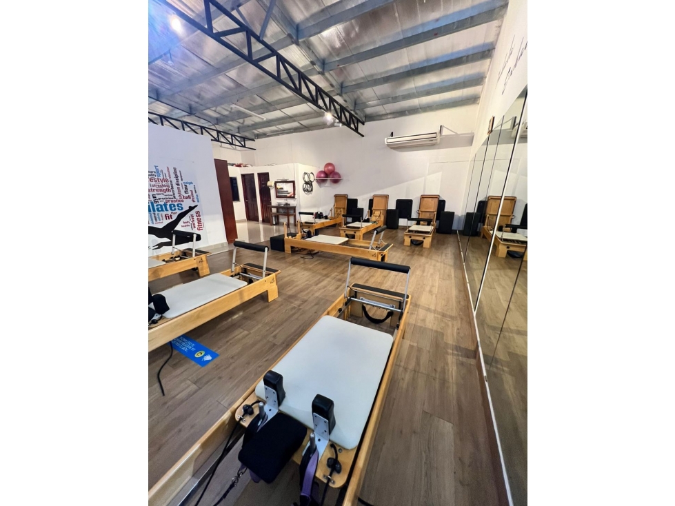 Local Comercial en Obarrio 180m² Techos Altos y Amplios Espacios — foto 2