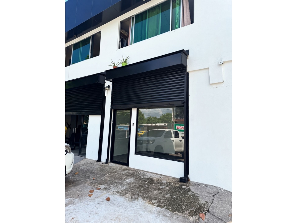 Local Comercial en Parque Lefevre | Excelente Ubicación - 1