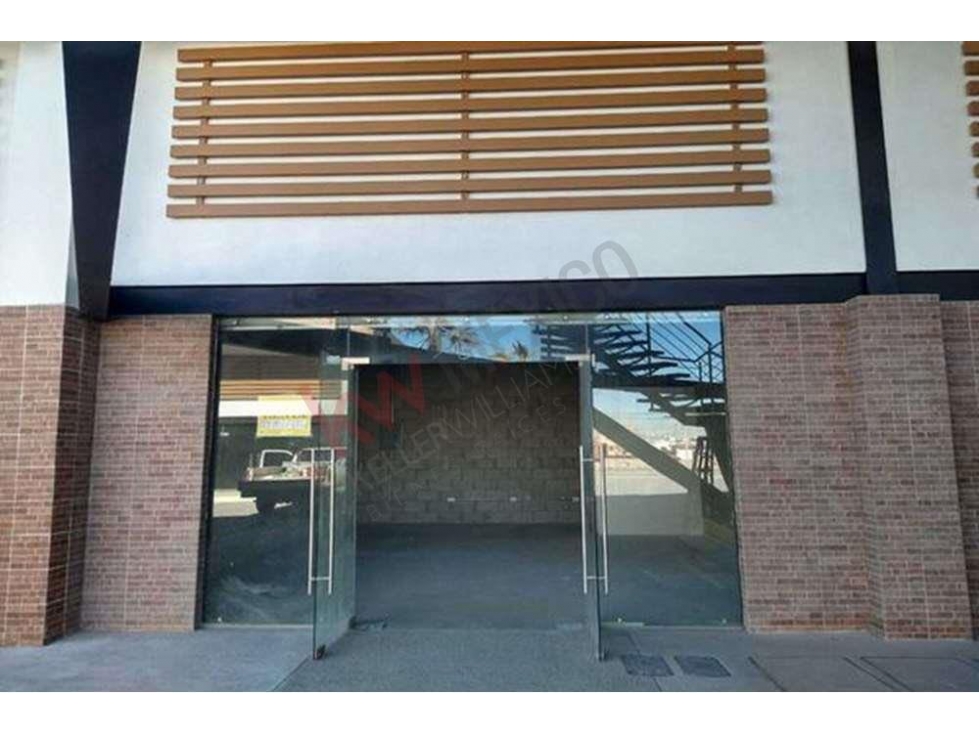 Local comercial en Plaza. Talamas Camandari Juárez Chih. - 5