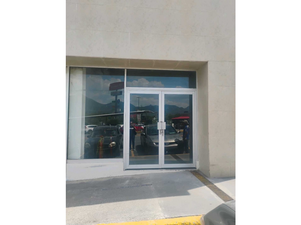 LOCAL COMERCIAL EN RENTA EN PLAZA COMERCIAL SORIANA EN SANTIAGO - 1