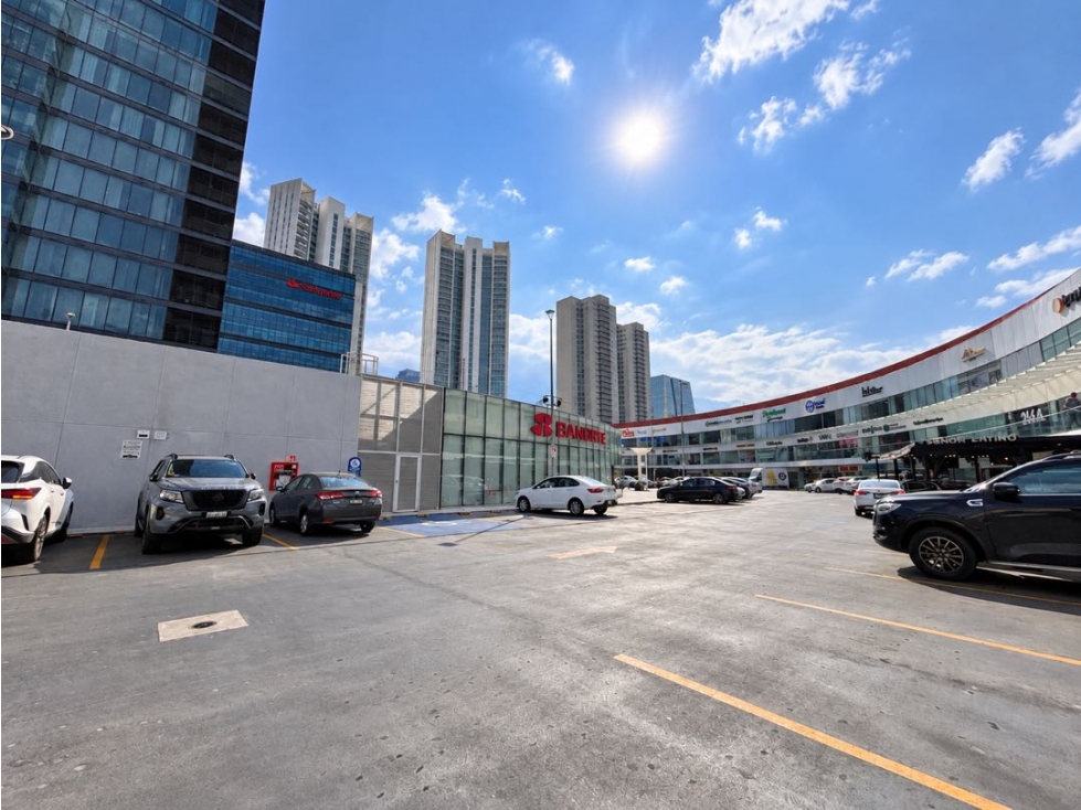 Local comercial en renta, Plaza Tanarah, San Pedro Garza García - 2