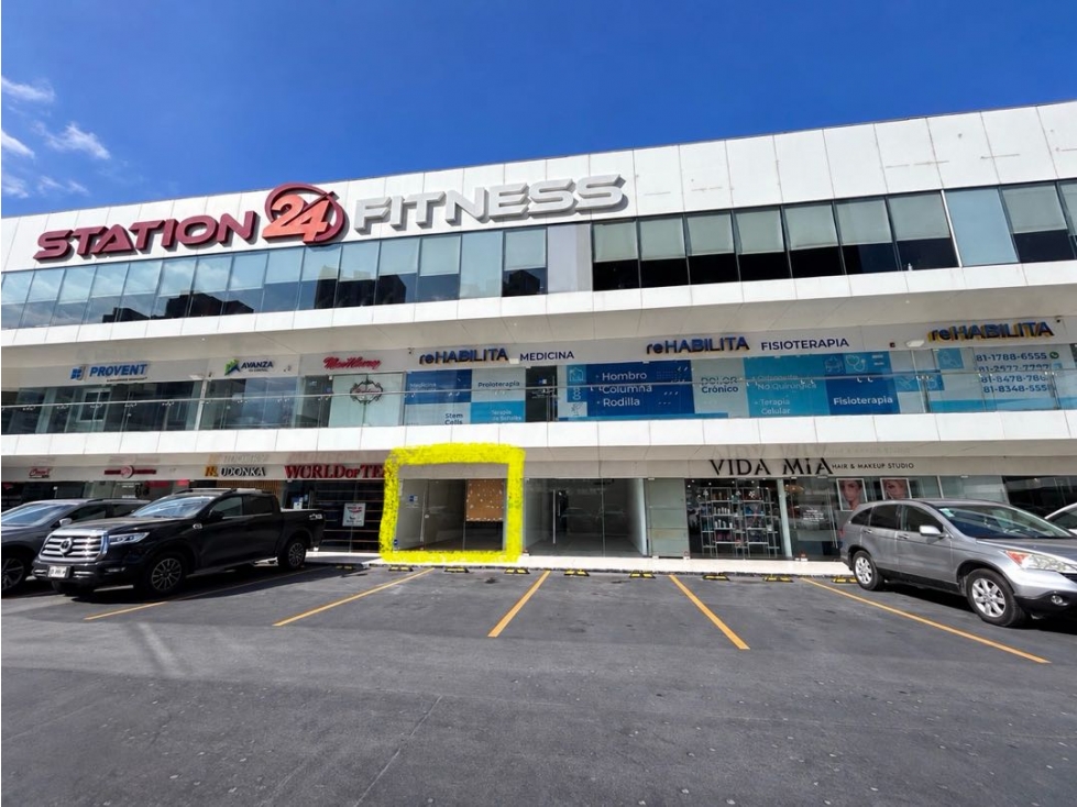 Local comercial en renta, Plaza Tanarah, San Pedro Garza García - 3