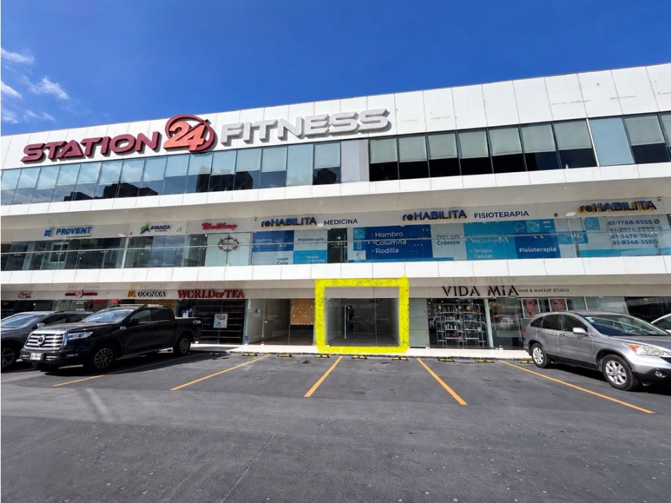 Local comercial en renta, Plaza Tanarah, San Pedro Garza García - 3