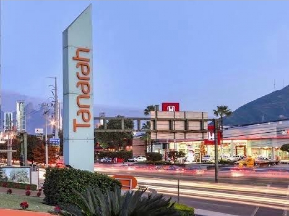 Local comercial en renta, Plaza Tanarah, San Pedro Garza García - 6