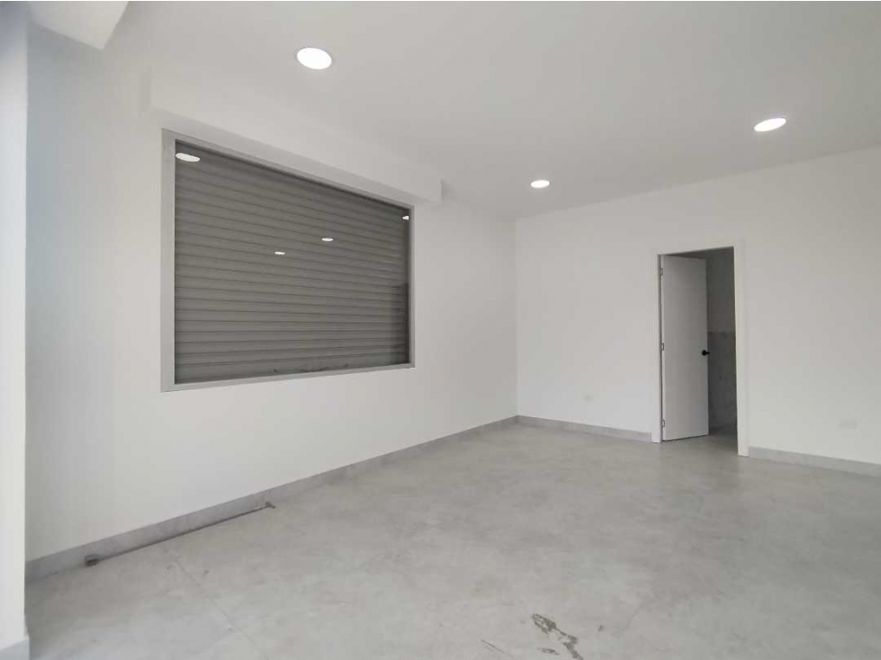 Local Comercial en Renta, Sector Calderón, 37m2, 1 baño, 1 parqueadero - 2