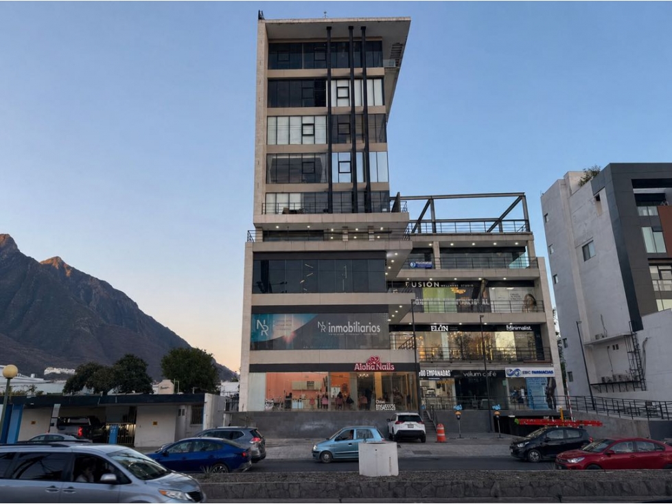 Local Comercial en Renta sobre Alfonso Reyes, Contry, Monterrey NL