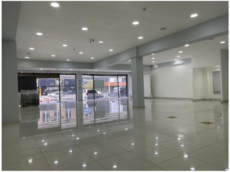 Local Comercial en Vía España 650m2 Obarrio Alto Tráfico $8,500 — foto 3