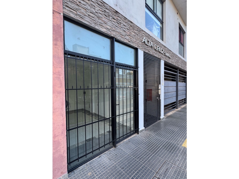 LOCAL COMERCIAL EN VENTA EXCELENTE INVERSIÓN - 2