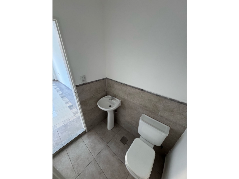 LOCAL COMERCIAL EN VENTA EXCELENTE INVERSIÓN - 5