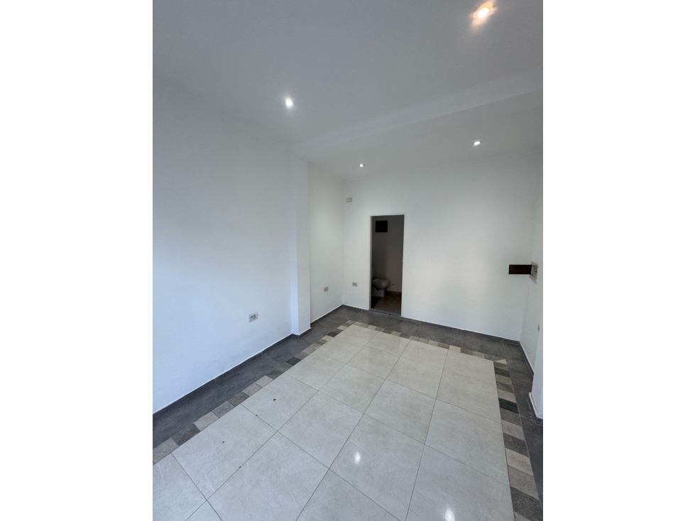 LOCAL COMERCIAL EN VENTA EXCELENTE INVERSIÓN - 6