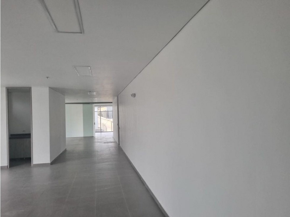 Local comercial en venta zona franca - 1