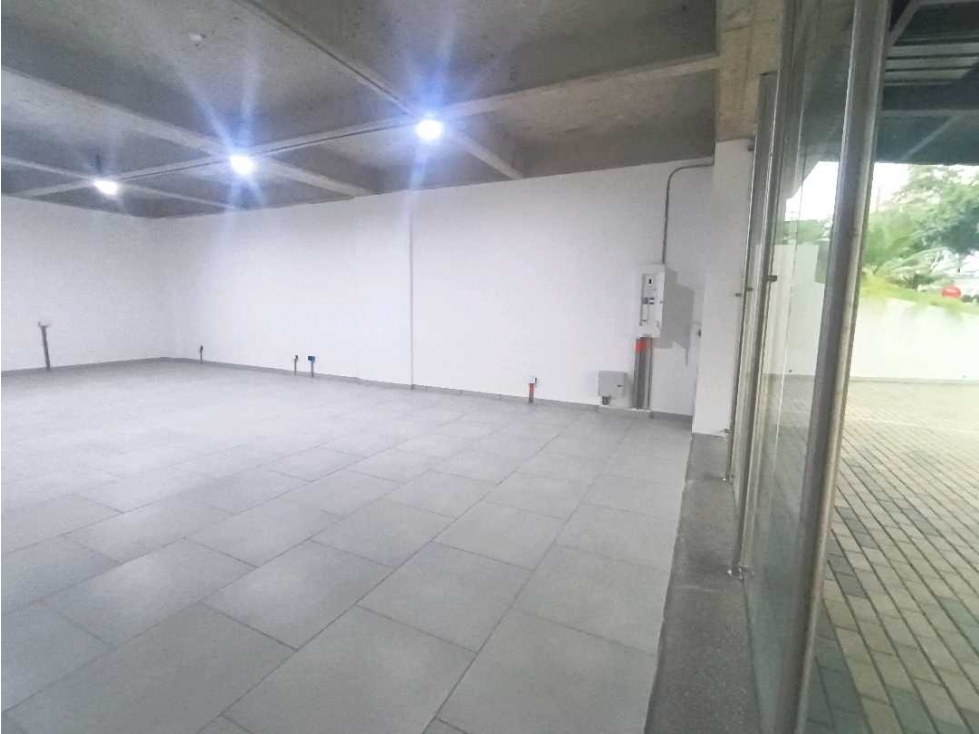 LOCAL COMERCIAL ESQUINERO AV 19, NORTE ARMENIA — foto 2