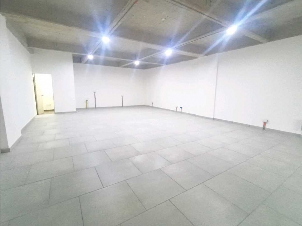 LOCAL COMERCIAL ESQUINERO AV 19, NORTE ARMENIA — foto 3