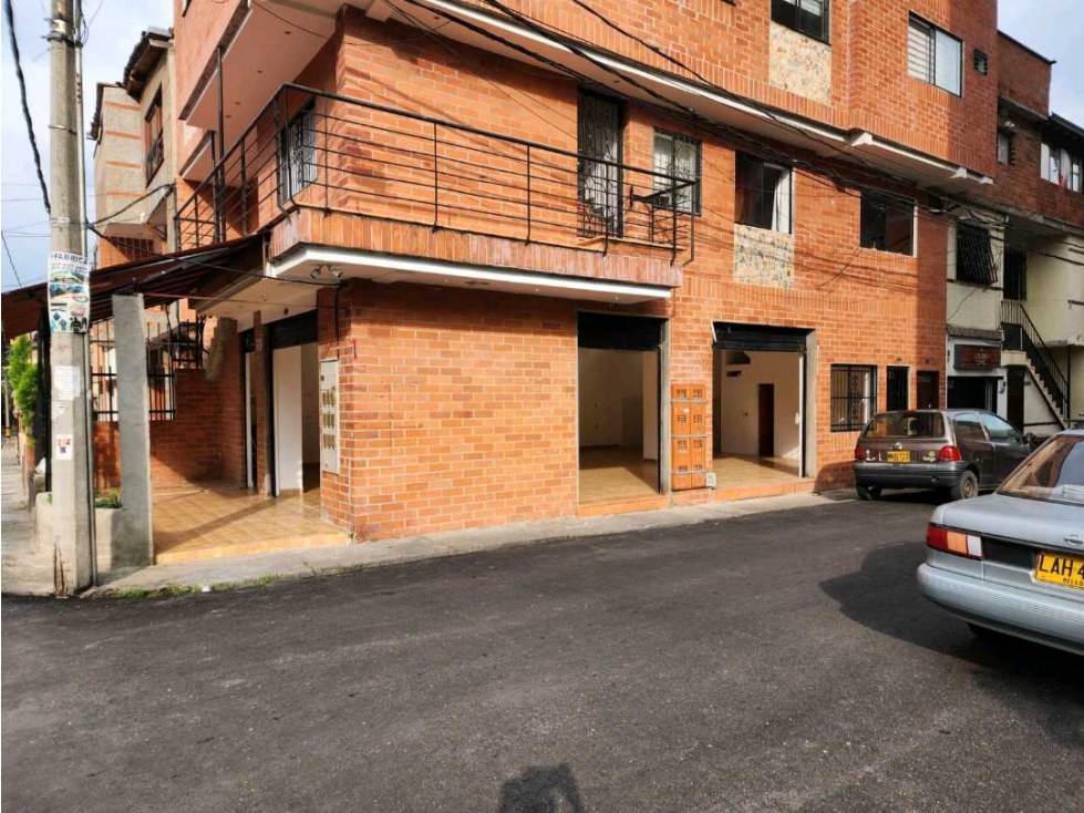 Local comercial esquinero en arriendo calasanz santa lucia — foto 3