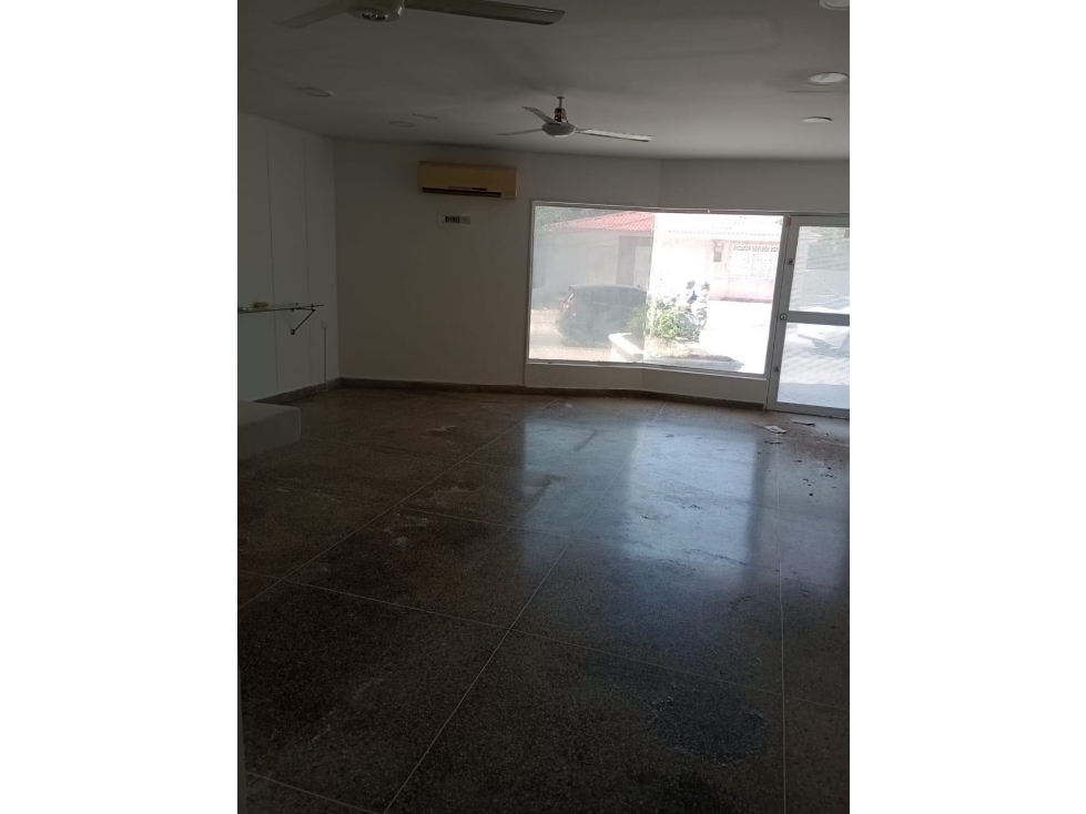 LOCAL COMERCIAL LOS ALMENDROS, SANTA MARTA