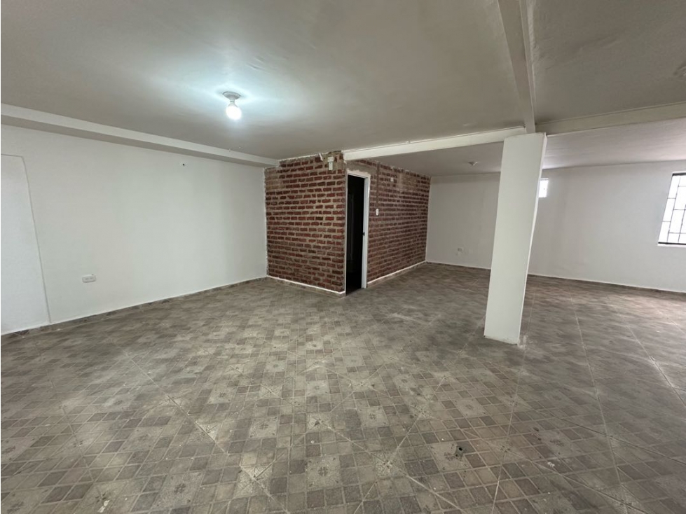 LOCAL COMERCIAL PARA ALMACÉN DE CADENA O GASTROBAR EN ARRIENDO CL 82 — foto 4