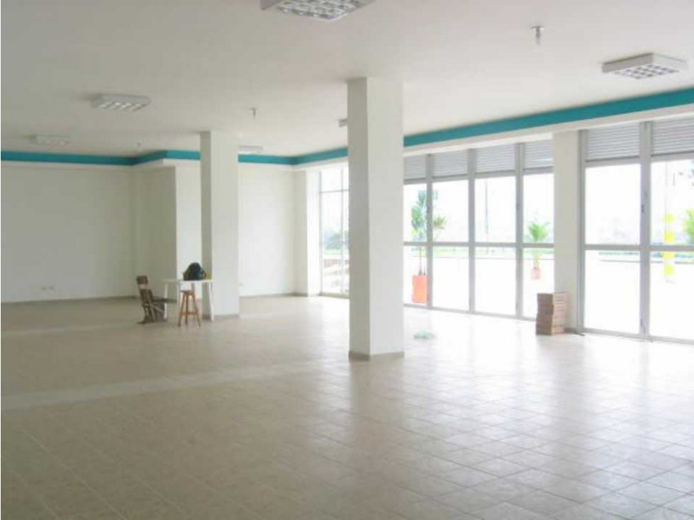Local comercial para la venta con bahia de parqueadero - 3