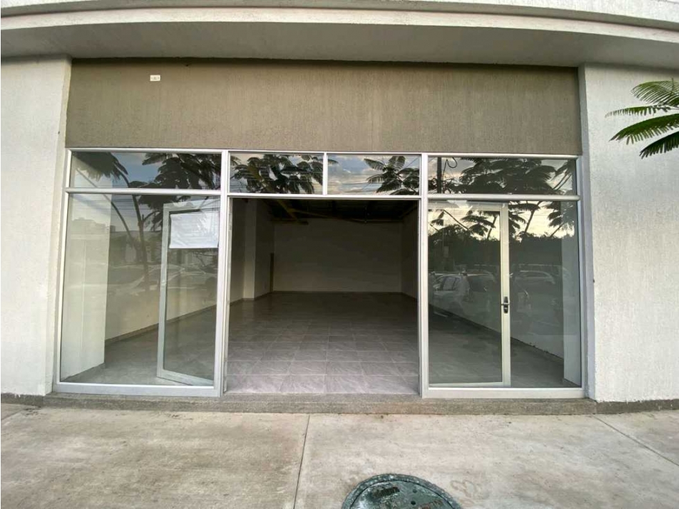 LOCAL COMERCIAL PARA RENTA - 2