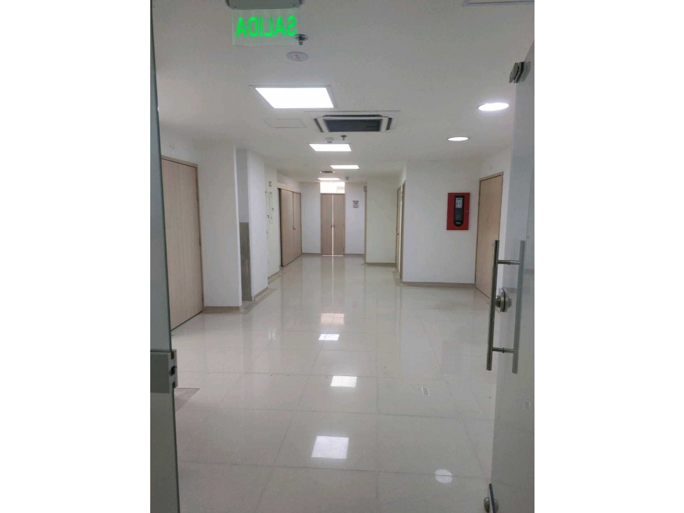 LOCAL COMERCIAL PARA SERVICIOS DE SALUD EN ARRIENDO. CLINICA DEL CAFE — foto 2