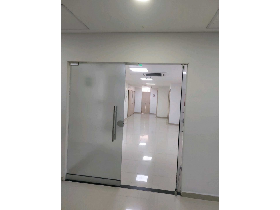 LOCAL COMERCIAL PARA SERVICIOS DE SALUD EN ARRIENDO. CLINICA DEL CAFE — foto 3