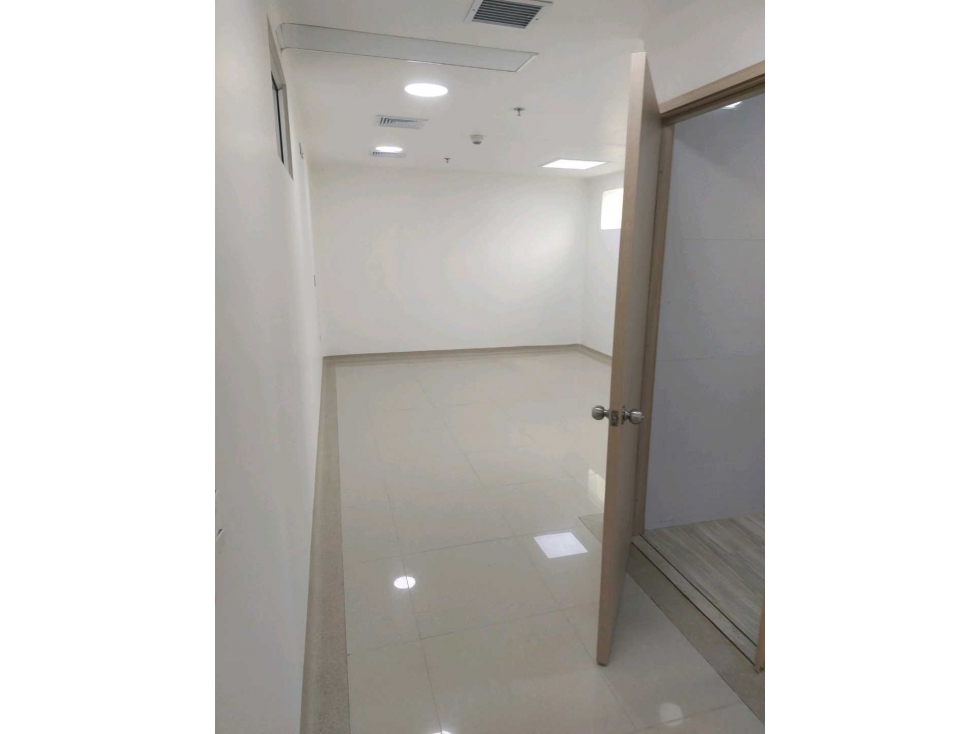 LOCAL COMERCIAL PARA SERVICIOS DE SALUD EN ARRIENDO. CLINICA DEL CAFE — foto 4