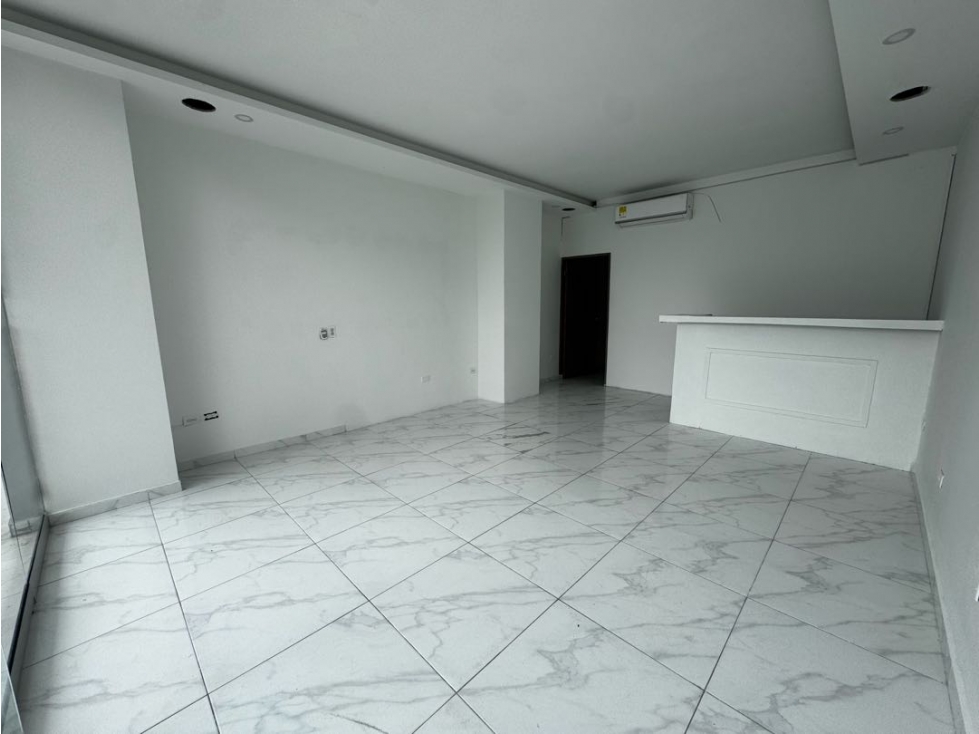 LOCAL COMERCIAL PELUQUERIA SPA ODONTOLOGIA SOBRE LA 93 HOTEL MOVICH