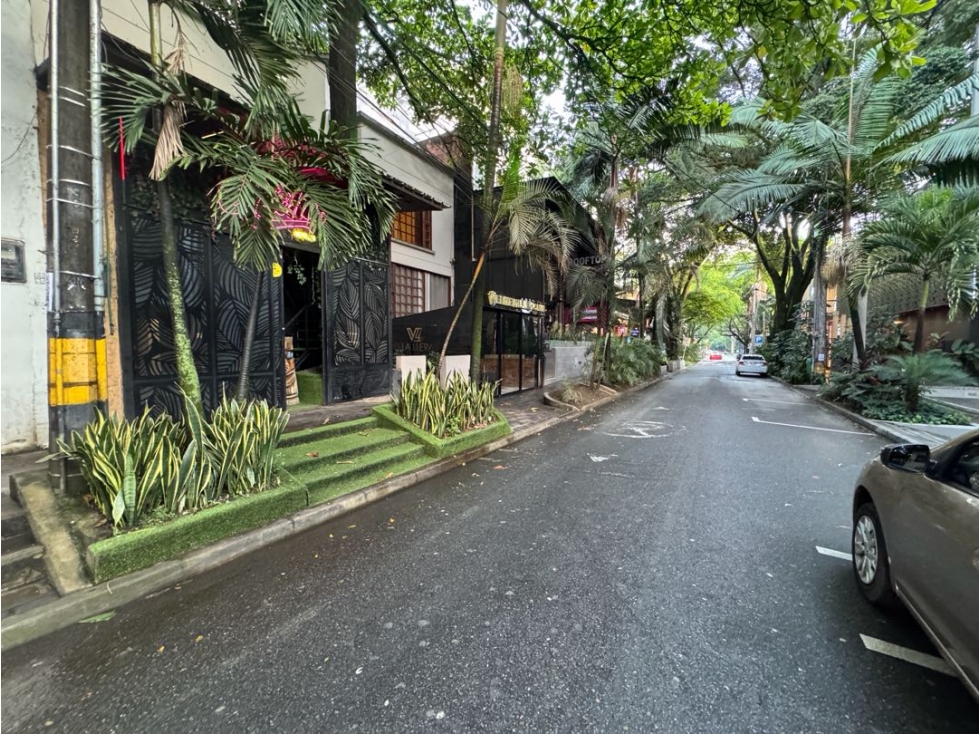 LOCAL COMERCIAL POBLADO SE RENTA SOLO EL ESPACIO VACÍO -PARQUE LLERAS — foto 2
