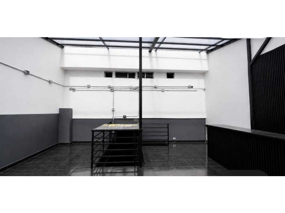 Local comercial Provenza u Oficina 350mts — foto 4