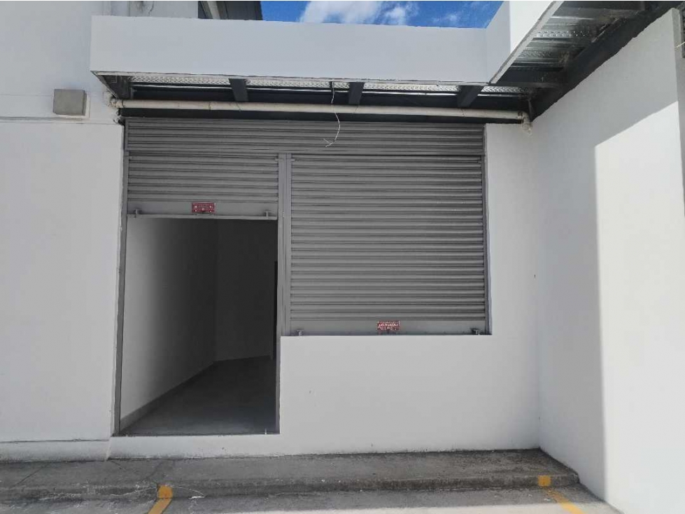 Local Comercial Renta, Sector Calderón, con 35m2, 1 baño, 1 parqueader - 2