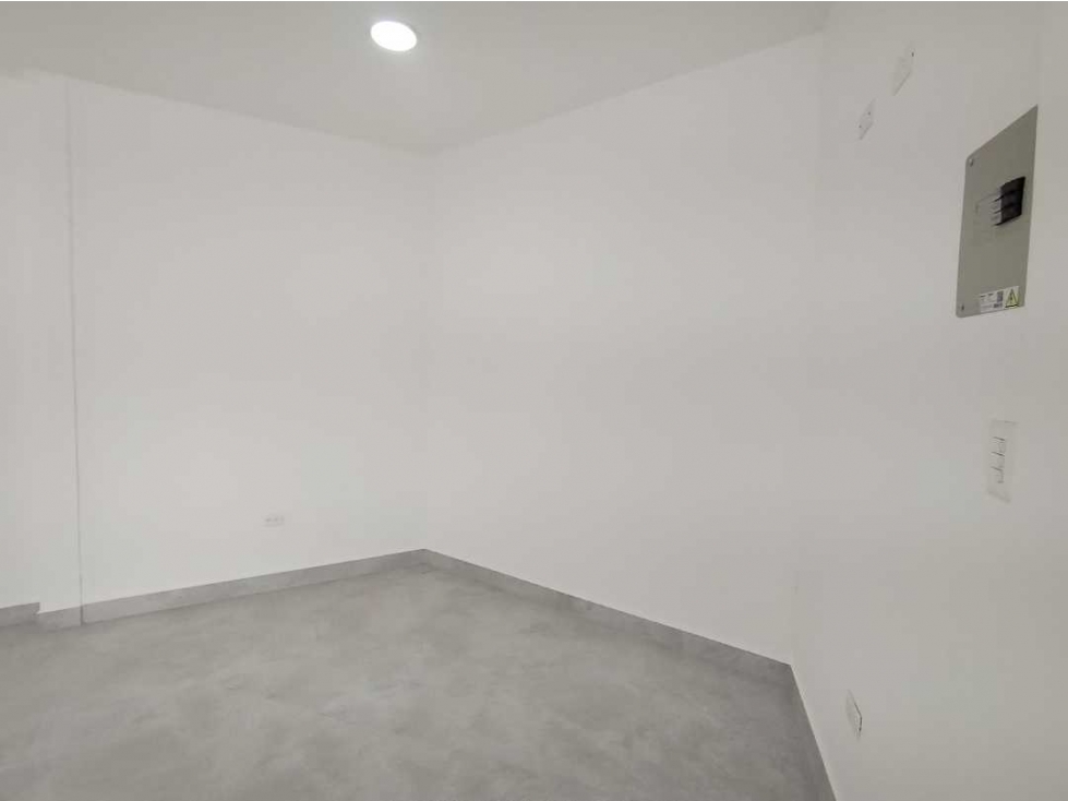 Local Comercial Renta, Sector Calderón, con 35m2, 1 baño, 1 parqueader - 3